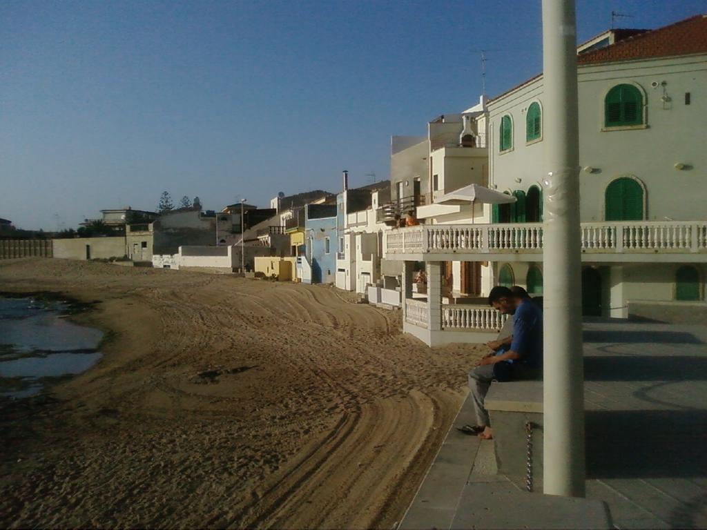 Marinella Di Montalbano Villa Пунта Сека Екстериор снимка